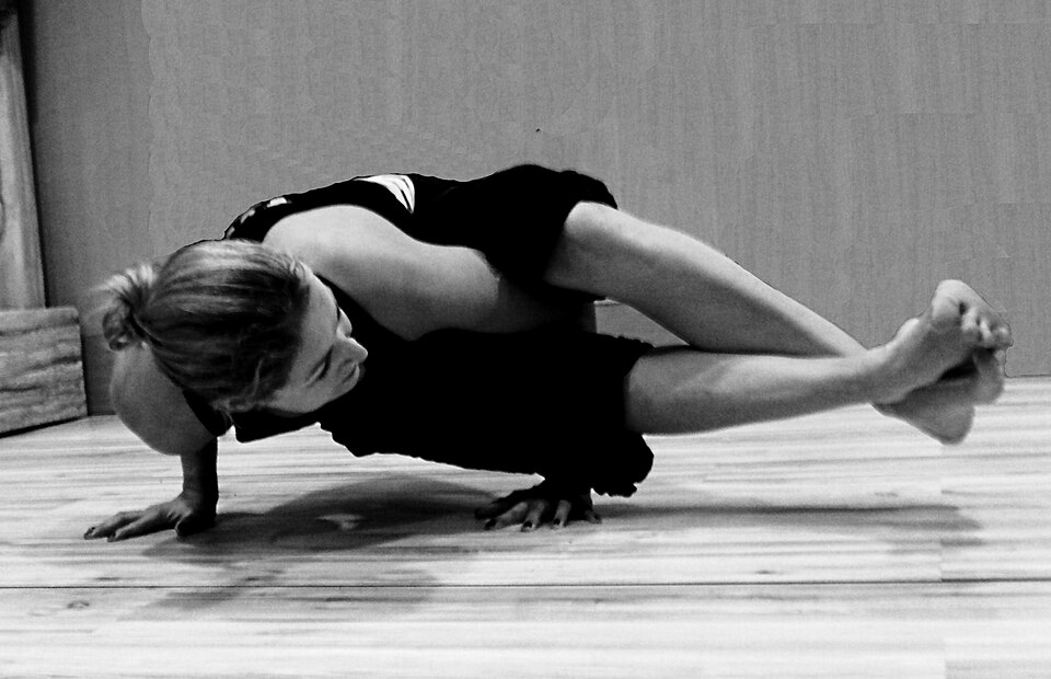 Eight-Angle Pose (Astavakrasana)